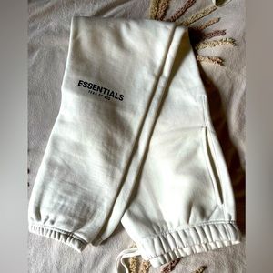 ESSENTIALS fear of god sweatpants